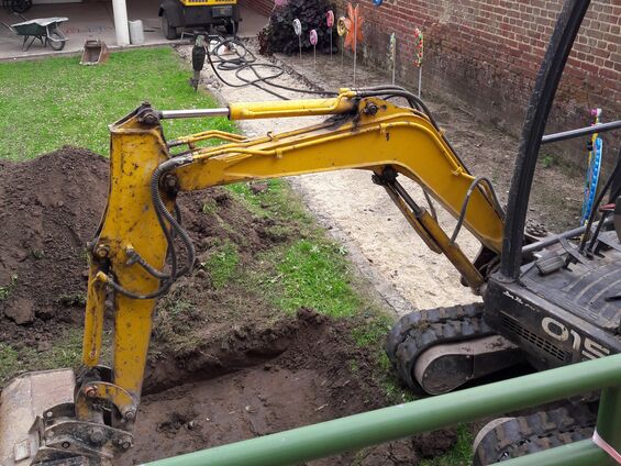 Travaux dans la cour de l'école, Juillet 2016