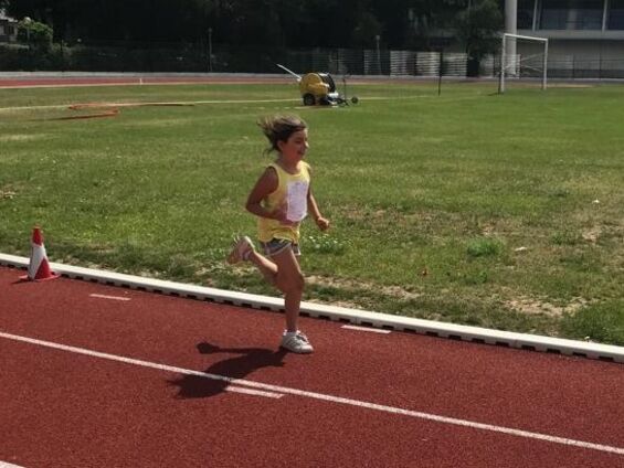 Stade de la liberté de Cambrai, épreuves d’athlétisme le lundi 1er juillet 2019 pour les élèves du R.P.I.