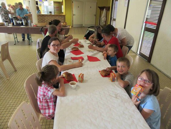 Dimanche 27 mai 2018, Petit déjeuner communal à Haynecourt