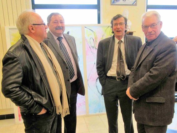 Mercredi 22 novembre 2017, Signature de cession des pistes et alvéoles à Haynecourt