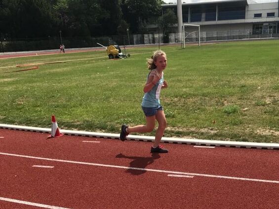 Stade de la liberté de Cambrai, épreuves d’athlétisme le lundi 1er juillet 2019 pour les élèves du R.P.I.