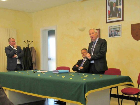 Mercredi 22 novembre 2017, Signature de cession des pistes et alvéoles à Haynecourt