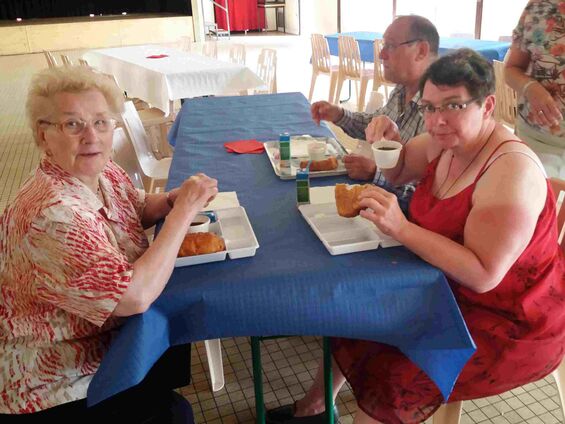 Dimanche 28 mai 2017, Petit-déjeuner communal