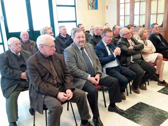Mercredi 22 novembre 2017, Signature de cession des pistes et alvéoles à Haynecourt