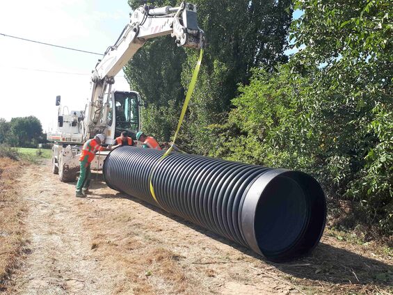 Travaux de busage du fossé de la plaque tournante en septembre 2018 à Haynecourt