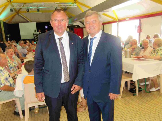 Dimanche 9 juillet 2017, M. le Député est venu à la ducasse d'Haynecourt