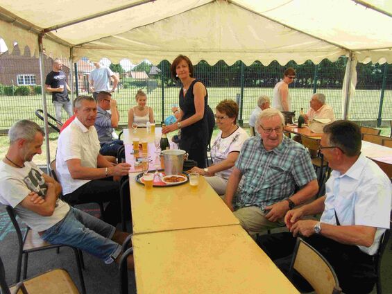 Dimanche 9 juillet 2017, les footballeurs du club de l'E.S.H.E sont venus nombreux à la ducasse d'Haynecourt