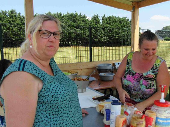 Dimanche 8 juillet 2018, Ducasse à Haynecourt ... Marielle a gagné le gros lot, un barbecue WEBER
