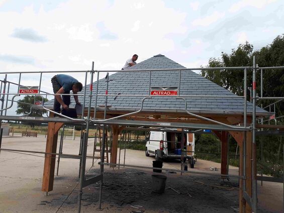Installation de la couverture en ardoises en fin juillet 2017