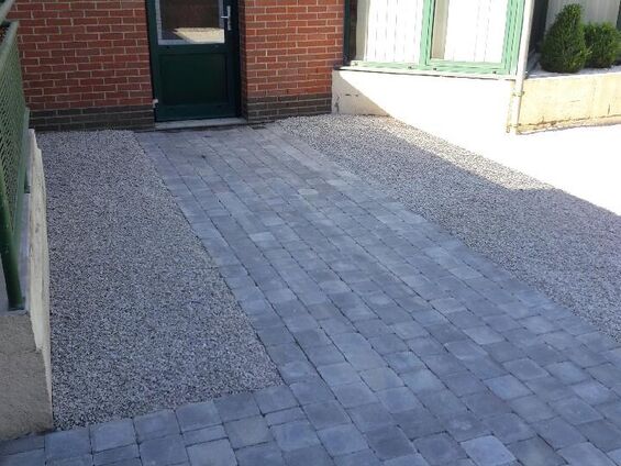 Travaux dans la cour de l'école, Juillet 2016