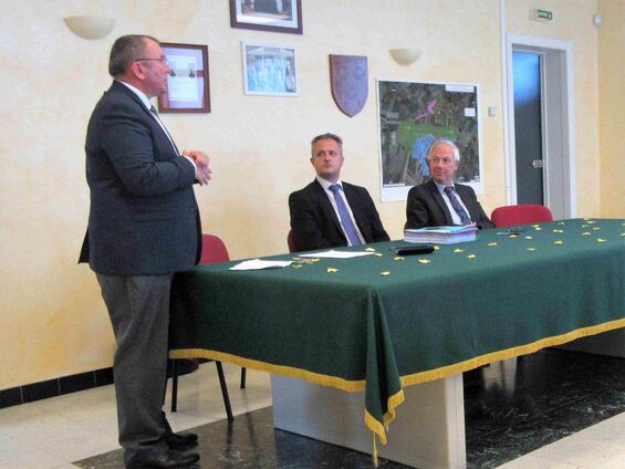 Mercredi 22 novembre 2017, Signature de cession des pistes et alvéoles à Haynecourt