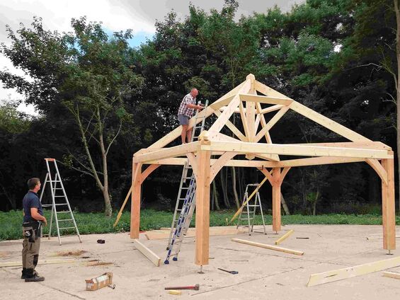 Vendredi 30 juin 2017, Montage du kiosque