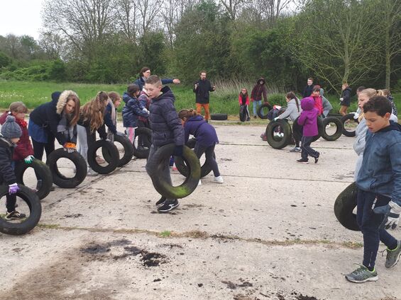 Jeudi 25 avril 2019, Dans le cadre du CLEA, nos élèves du R.P.I rencontrent Stéphane Billot à Haynecourt