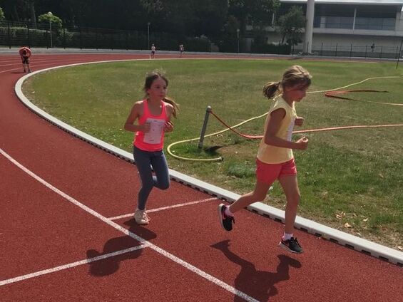 Stade de la liberté de Cambrai, épreuves d’athlétisme le lundi 1er juillet 2019 pour les élèves du R.P.I.