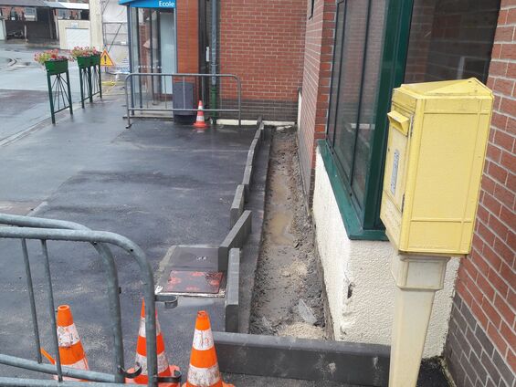 Travaux dans la cour de l'école, Juillet 2016