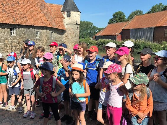 Lundi 2 juillet 2018, Sortie du RPI au château d'Olhain