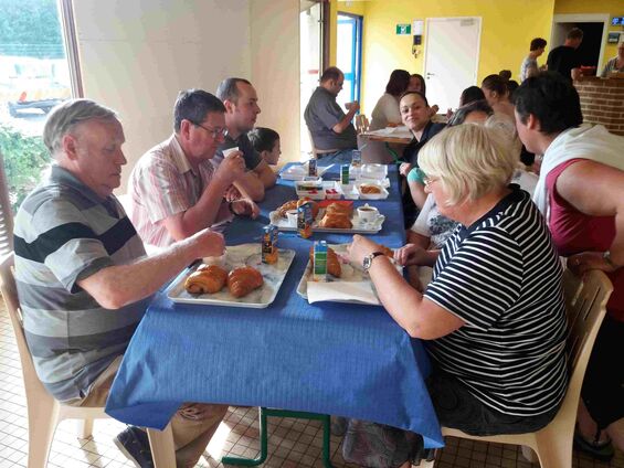 Dimanche 28 mai 2017, Petit-déjeuner communal