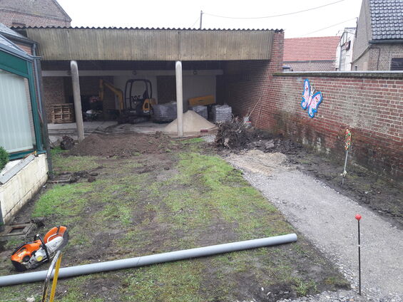 Travaux dans la cour de l'école, Juillet 2016