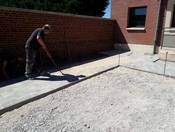 Travaux dans la cour de l'école, Juillet 2016