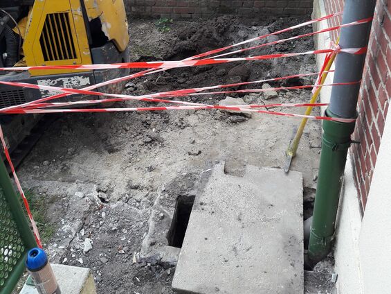 Travaux dans la cour de l'école, Juillet 2016