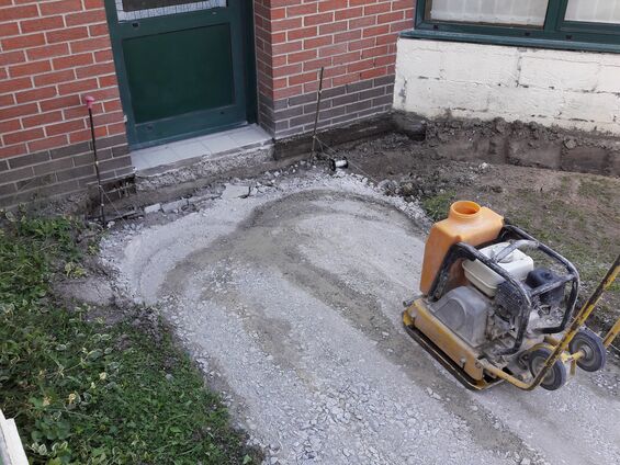 Travaux dans la cour de l'école, Juillet 2016