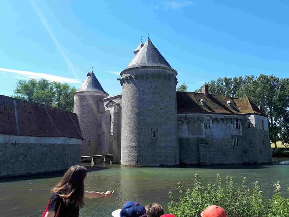 Lundi 2 juillet 2018, Sortie du RPI au château d'Olhain