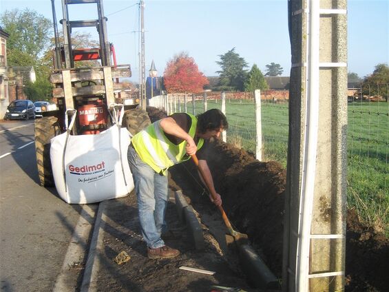 Travaux sur le trottoir de rue des Chanoines en novembre 2014