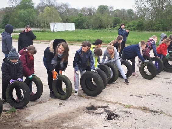 Jeudi 25 avril 2019, Dans le cadre du CLEA, nos élèves du R.P.I rencontrent Stéphane Billot à Haynecourt