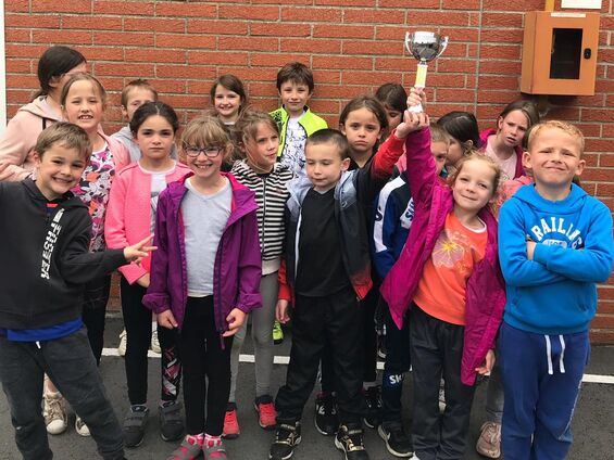 Jeudi 6 juin 2019, Rencontre de hockey dans la cadre de l'USEP pour les élèves des cycles 2 et 3 au stade derrière Paul Duez à Cambrai
