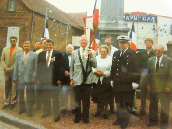 Commémoration à Haynecourt avec Charles Topart, en 1997