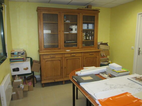 Création d'un bureau pour le maire à Haynecourt en décembre 2015