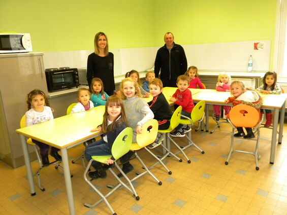 Travaux d'embellissement de la cantine scolaire d'Haynecourt en août 2015