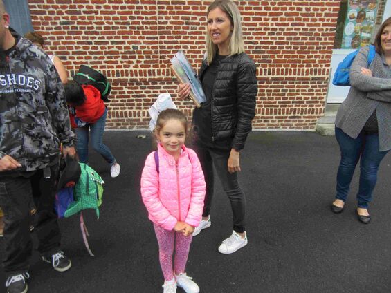 Vendredi 9 juin 2017, départ des élèves de maternelle pour le parc Mosaïc d'Houplin-Anscoine