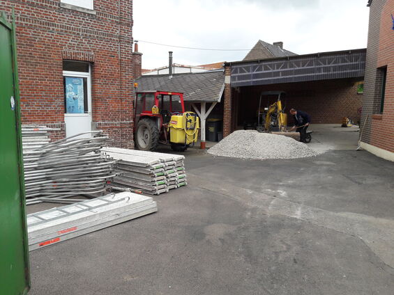 Travaux dans la cour de l'école, Juillet 2016