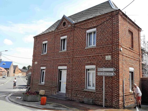 Travaux sur la maison au 1 rue de Bourlon à Haynecourt en 2016
