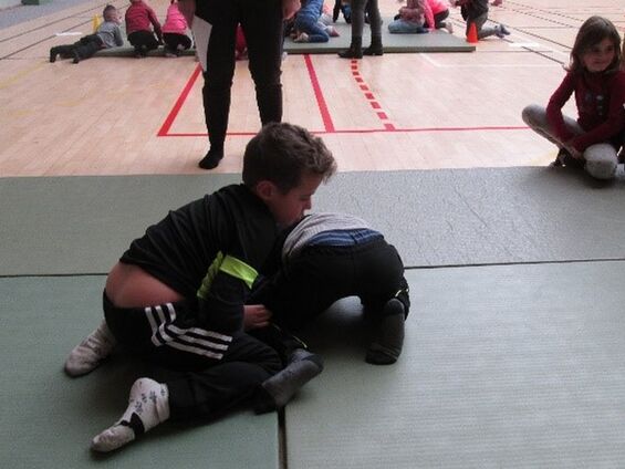 Jeudi 7 février 2019, Les élèves de maternelle d'Haynecourt à Féchain ... Vive le sport avec l'USEP !