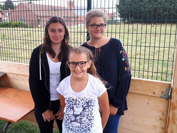 Dimanche 8 juillet 2018, Ducasse à Haynecourt ... Un grand merci à Angeline, Ambre et Céline, nos 3 plus jeunes bénévoles qui ont réalisé un énorme travail ...
