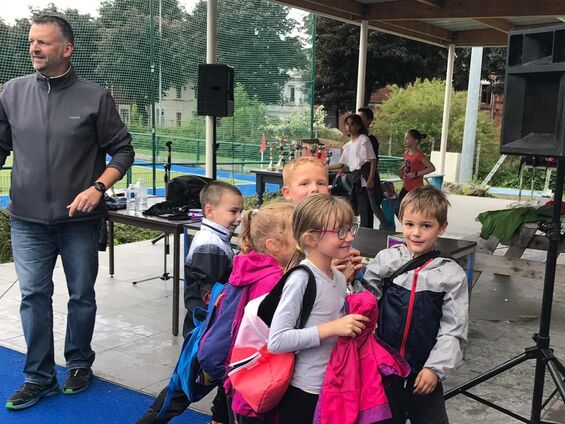 Jeudi 6 juin 2019, Rencontre de hockey dans la cadre de l'USEP pour les élèves des cycles 2 et 3 au stade derrière Paul Duez à Cambrai