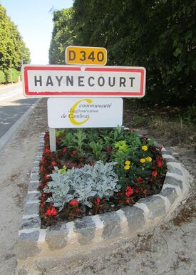 Entrée du village par la rue des Chanoines