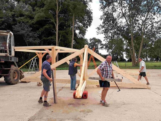 Vendredi 30 juin 2017, Montage du kiosque
