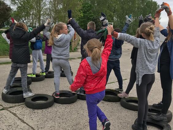 Jeudi 25 avril 2019, Dans le cadre du CLEA, nos élèves du R.P.I rencontrent Stéphane Billot à Haynecourt