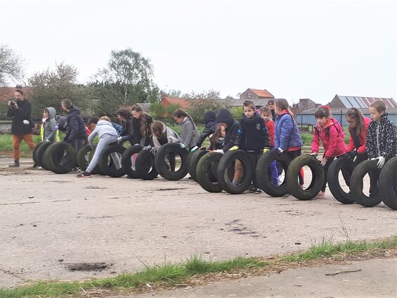 Jeudi 25 avril 2019, Dans le cadre du CLEA, nos élèves du R.P.I rencontrent Stéphane Billot à Haynecourt