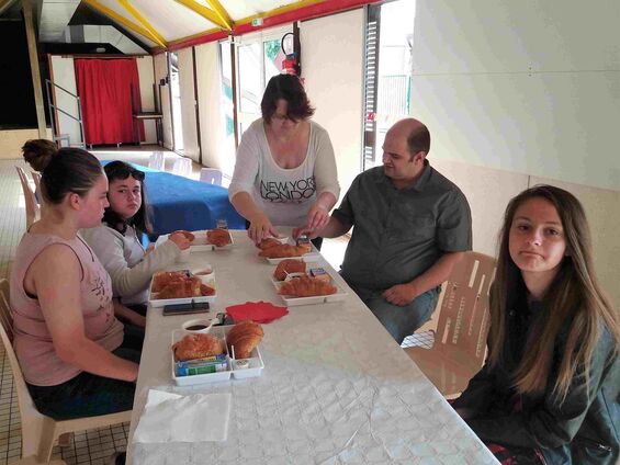 Dimanche 28 mai 2017, Petit-déjeuner communal