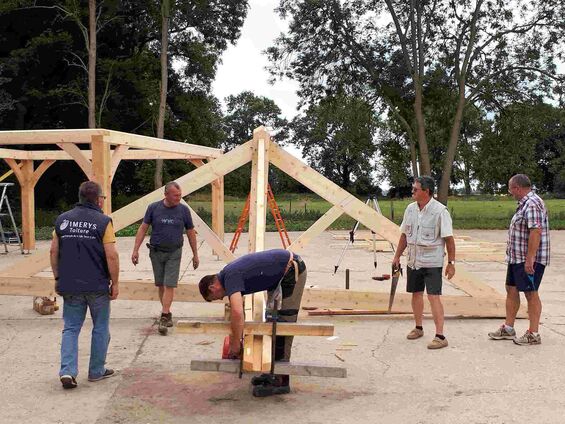 Vendredi 30 juin 2017, Montage du kiosque