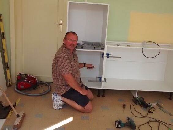 Travaux d'embellissement de la cantine scolaire d'Haynecourt en août 2015