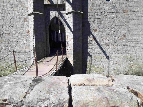 Lundi 2 juillet 2018, Sortie du RPI au château d'Olhain
