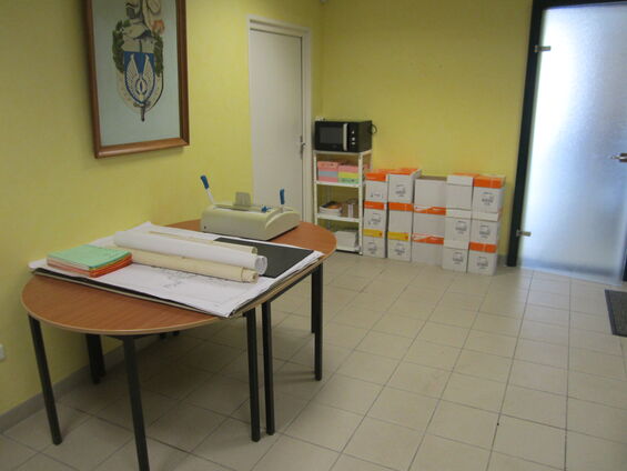 Création d'un bureau pour le maire à Haynecourt en décembre 2015