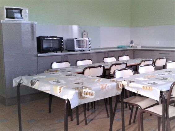 Travaux d'embellissement de la cantine scolaire d'Haynecourt en août 2015