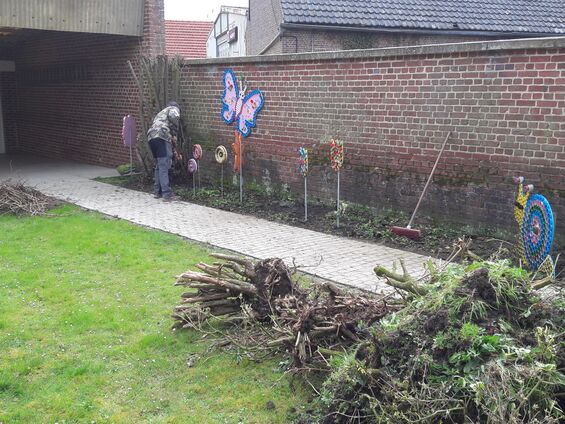 Travaux dans la cour de l'école, Juillet 2016