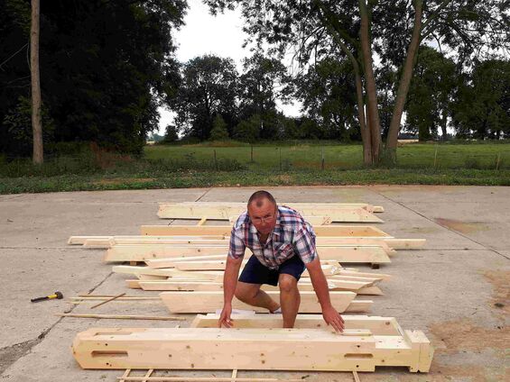 Vendredi 30 juin 2017, Montage du kiosque